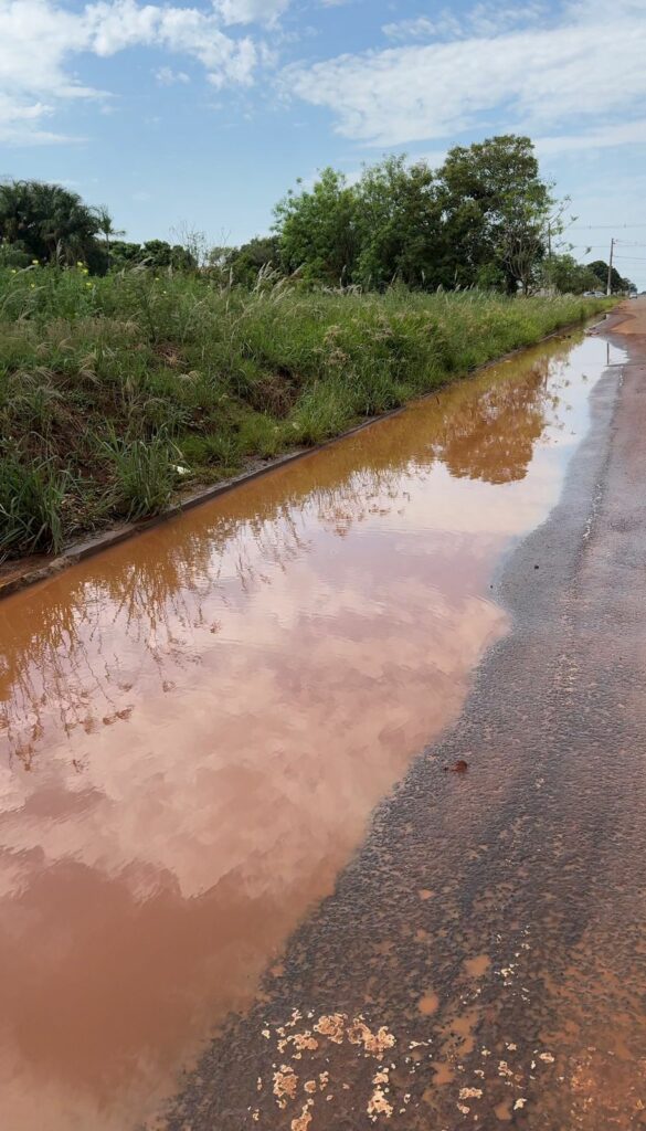 Nado Tozzi fiscaliza obras de drenagem que vão resolver problema antigo na Rua Dom Pedro II em Caarapó