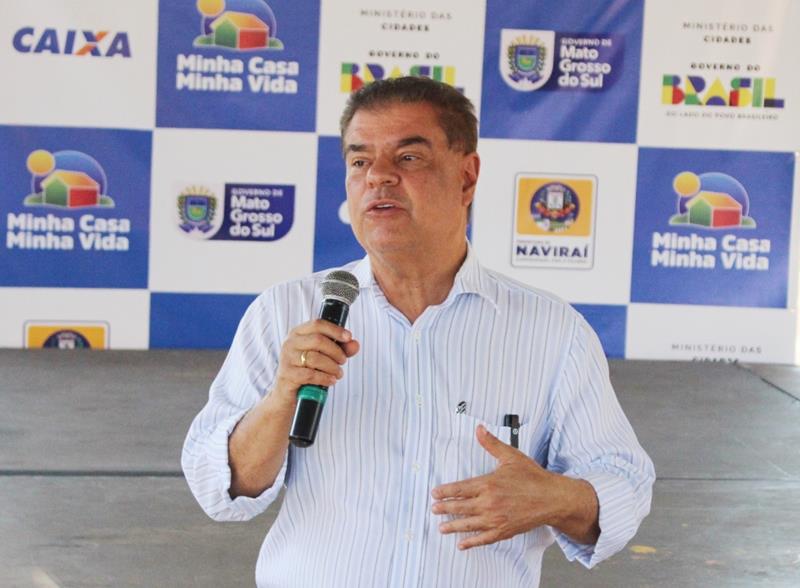 Prefeito Rodrigo Sacuno destaca tríplice parceria que vai realizar o sonho da casa própria de 60 famílias em Naviraí Prefeito Rodrigo Sacuno destaca tríplice parceria que vai realizar o sonho da casa própria de 60 famílias em Naviraí