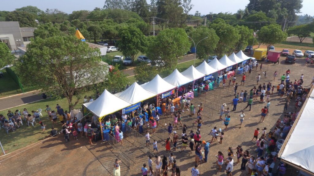 Praça da Alegria reuniu milhares de crianças na Praça João Francisco Lopes, em Iguatemi