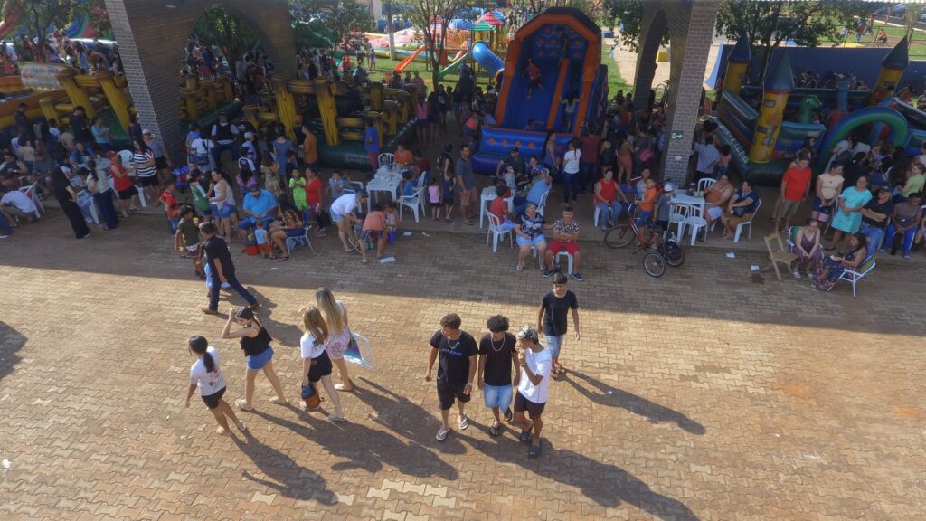 Praça da Alegria reuniu milhares de crianças na Praça João Francisco Lopes, em Iguatemi