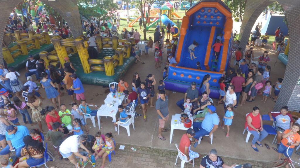 Praça da Alegria reuniu milhares de crianças na Praça João Francisco Lopes, em Iguatemi