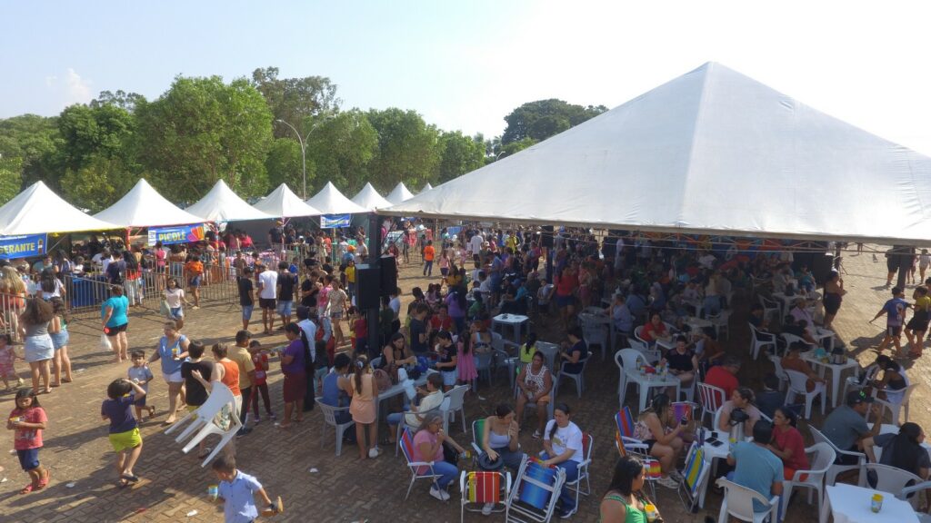 Praça da Alegria reuniu milhares de crianças na Praça João Francisco Lopes, em Iguatemi