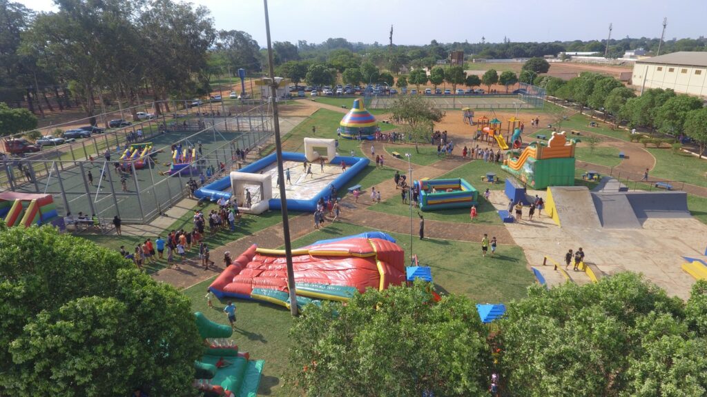 Praça da Alegria reuniu milhares de crianças na Praça João Francisco Lopes, em Iguatemi