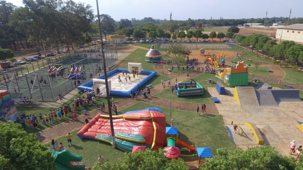 Praça da Alegria reuniu milhares de crianças na Praça João Francisco Lopes, em Iguatemi
