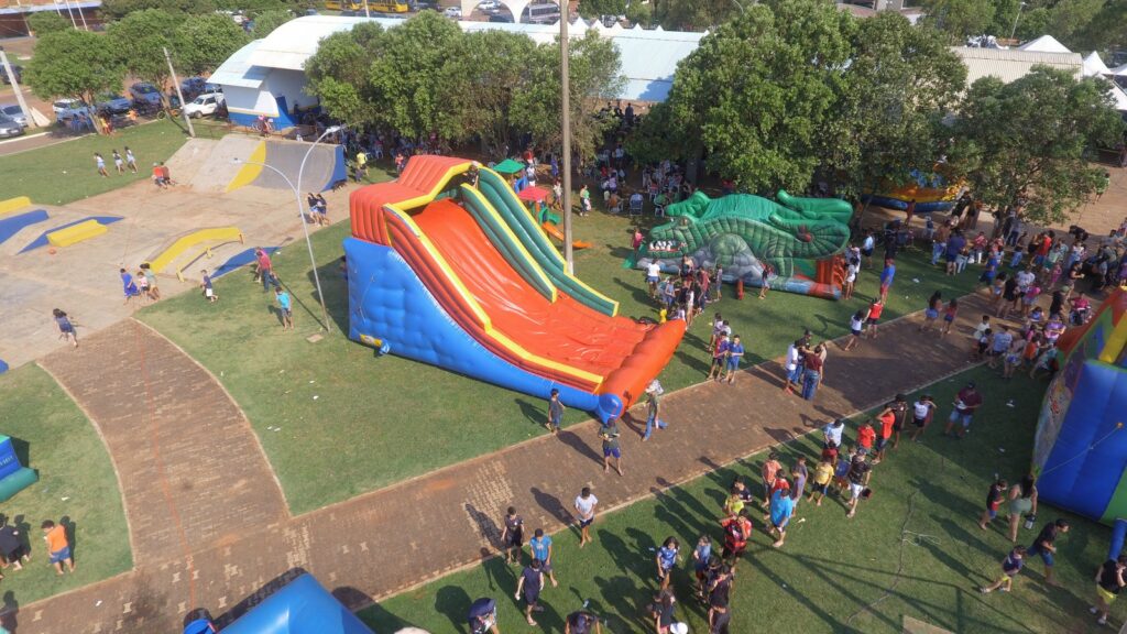 Praça da Alegria reuniu milhares de crianças na Praça João Francisco Lopes, em Iguatemi