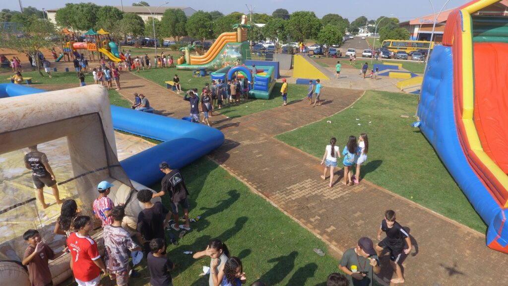 Praça da Alegria reuniu milhares de crianças na Praça João Francisco Lopes, em Iguatemi