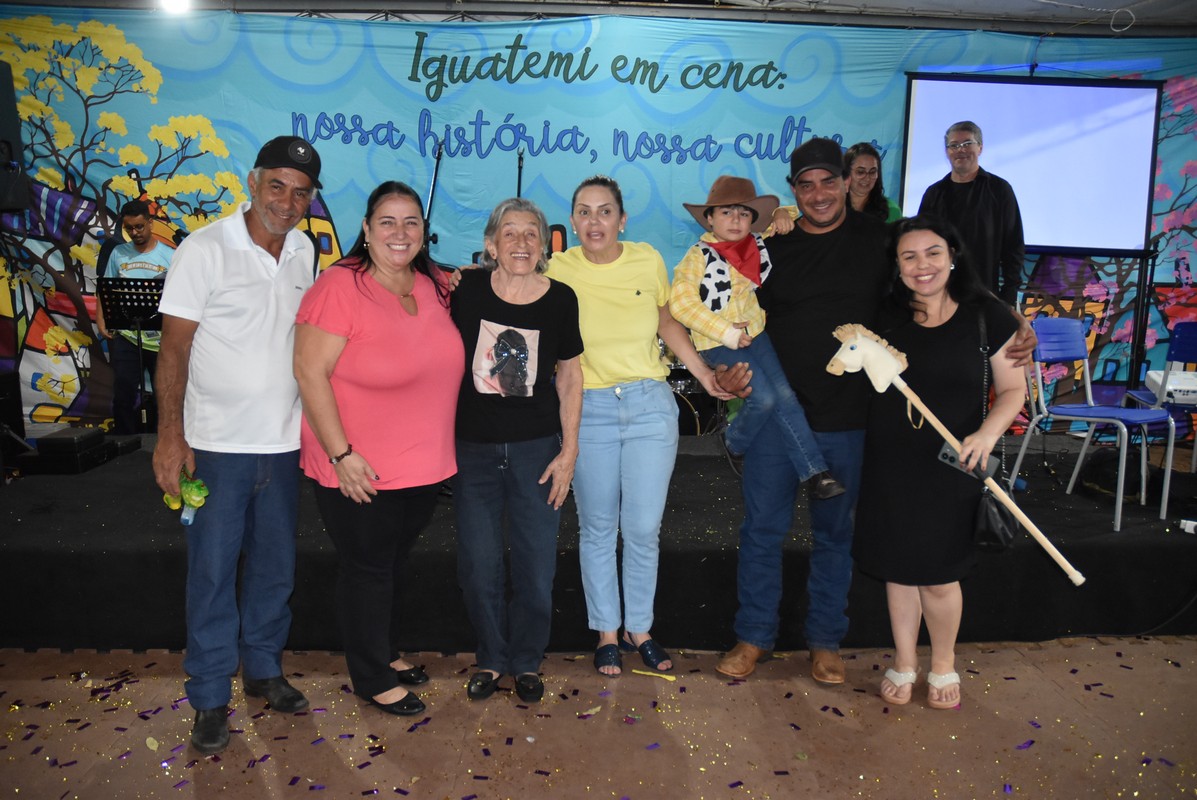 Mostra Cultural 2025 retratou costumes e tradições de Iguatemi e homenagens aos prefeitos e pioneiros