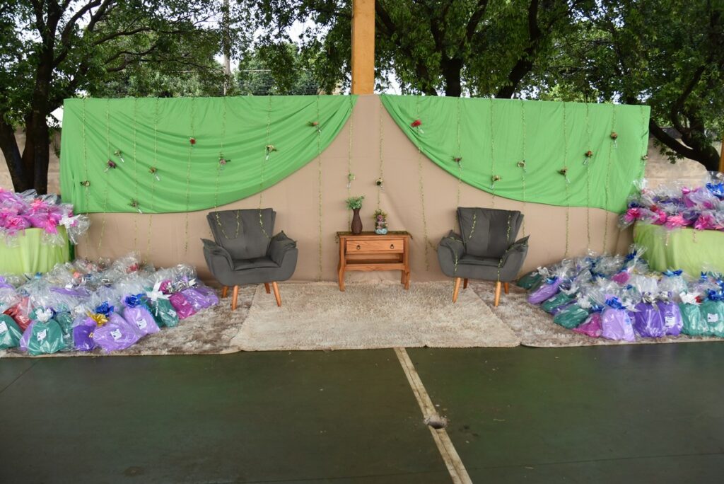 Secretaria de Educação de Iguatemi promove confraternização em comemoração ao Dia dos Professores