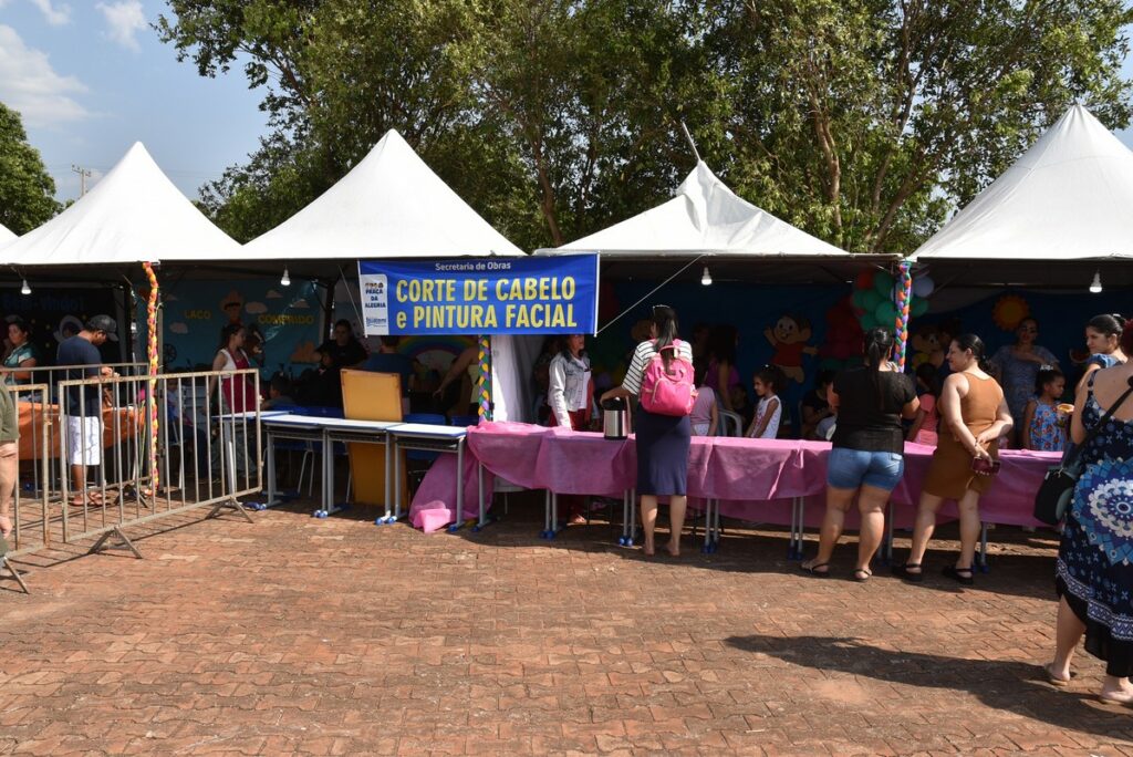 Praça da Alegria reuniu milhares de crianças na Praça João Francisco Lopes, em Iguatemi