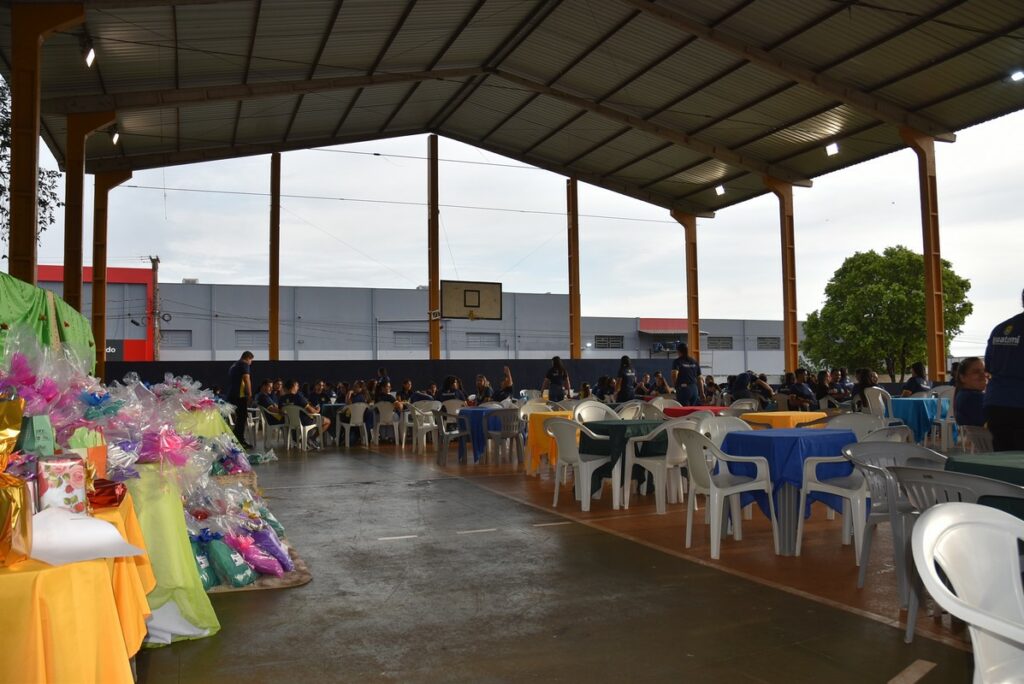 Secretaria de Educação de Iguatemi promove confraternização em comemoração ao Dia dos Professores