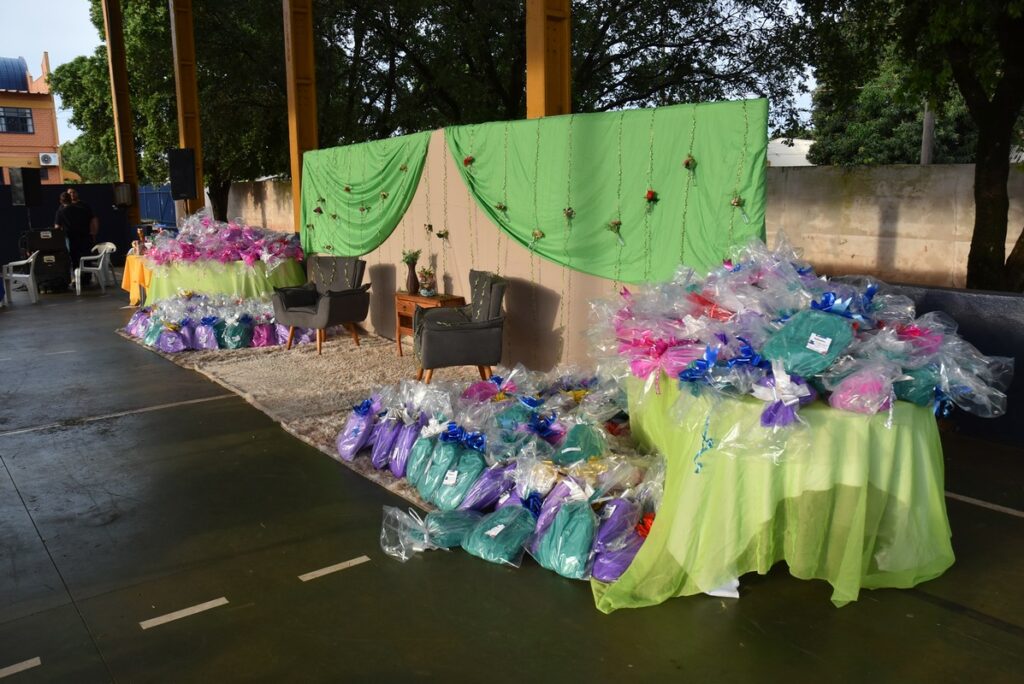 Secretaria de Educação de Iguatemi promove confraternização em comemoração ao Dia dos Professores