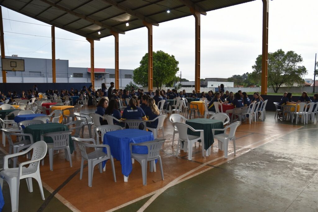 Secretaria de Educação de Iguatemi promove confraternização em comemoração ao Dia dos Professores