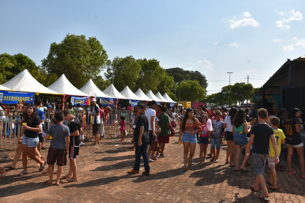 Praça da Alegria reuniu milhares de crianças na Praça João Francisco Lopes, em Iguatemi