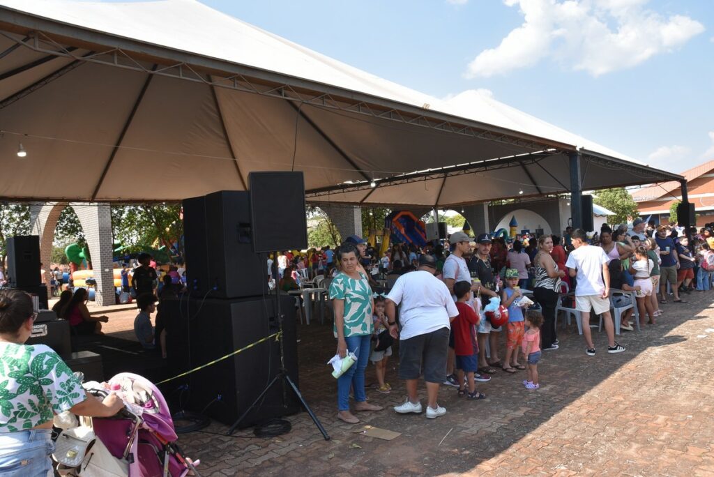Praça da Alegria reuniu milhares de crianças na Praça João Francisco Lopes, em Iguatemi