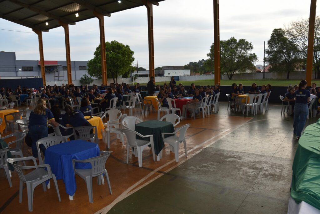 Secretaria de Educação de Iguatemi promove confraternização em comemoração ao Dia dos Professores