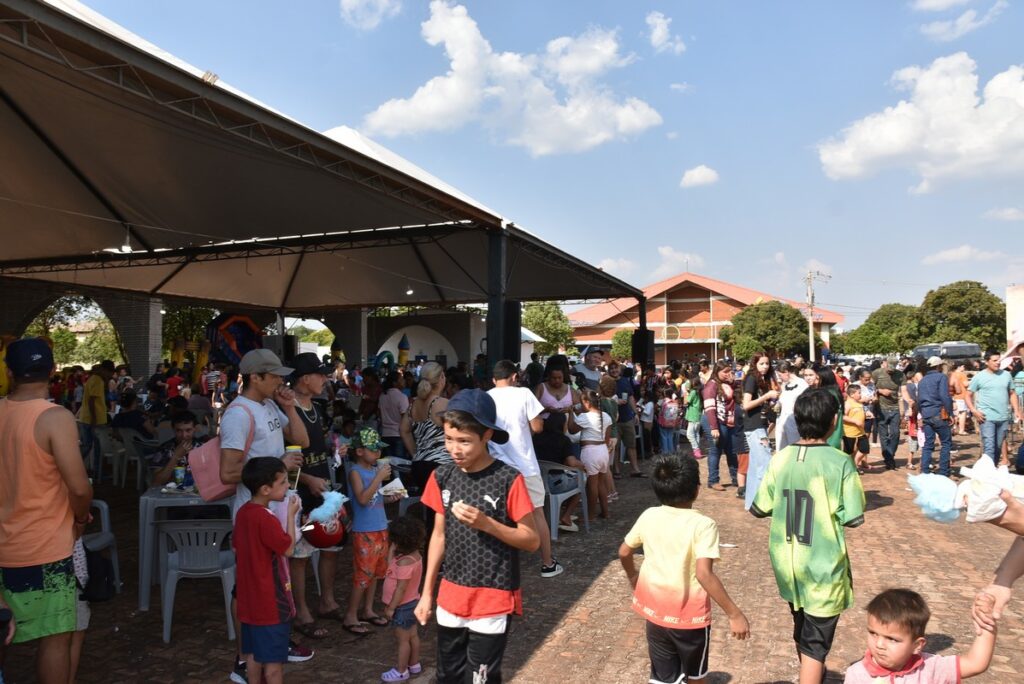 Praça da Alegria reuniu milhares de crianças na Praça João Francisco Lopes, em Iguatemi