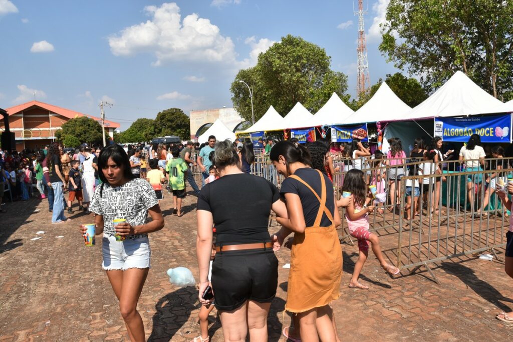 Praça da Alegria reuniu milhares de crianças na Praça João Francisco Lopes, em Iguatemi