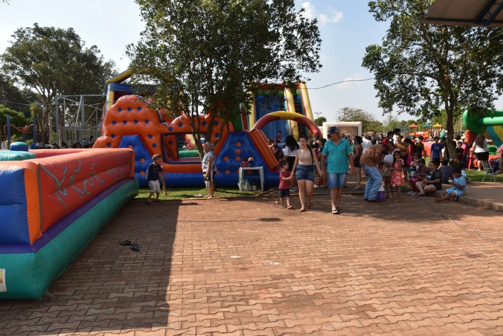 Praça da Alegria reuniu milhares de crianças na Praça João Francisco Lopes, em Iguatemi