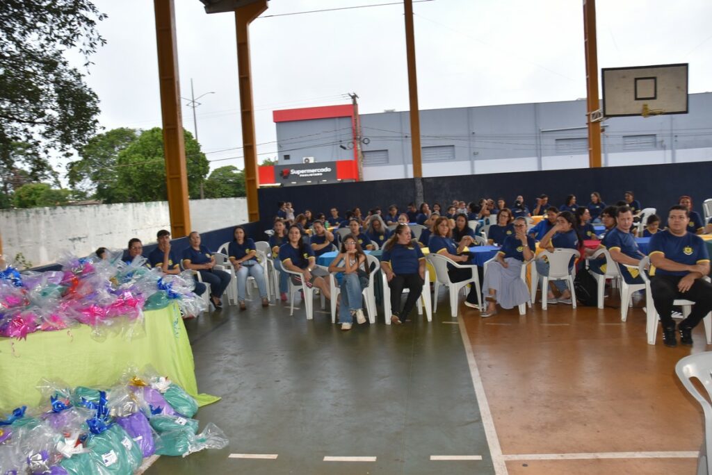 Secretaria de Educação de Iguatemi promove confraternização em comemoração ao Dia dos Professores