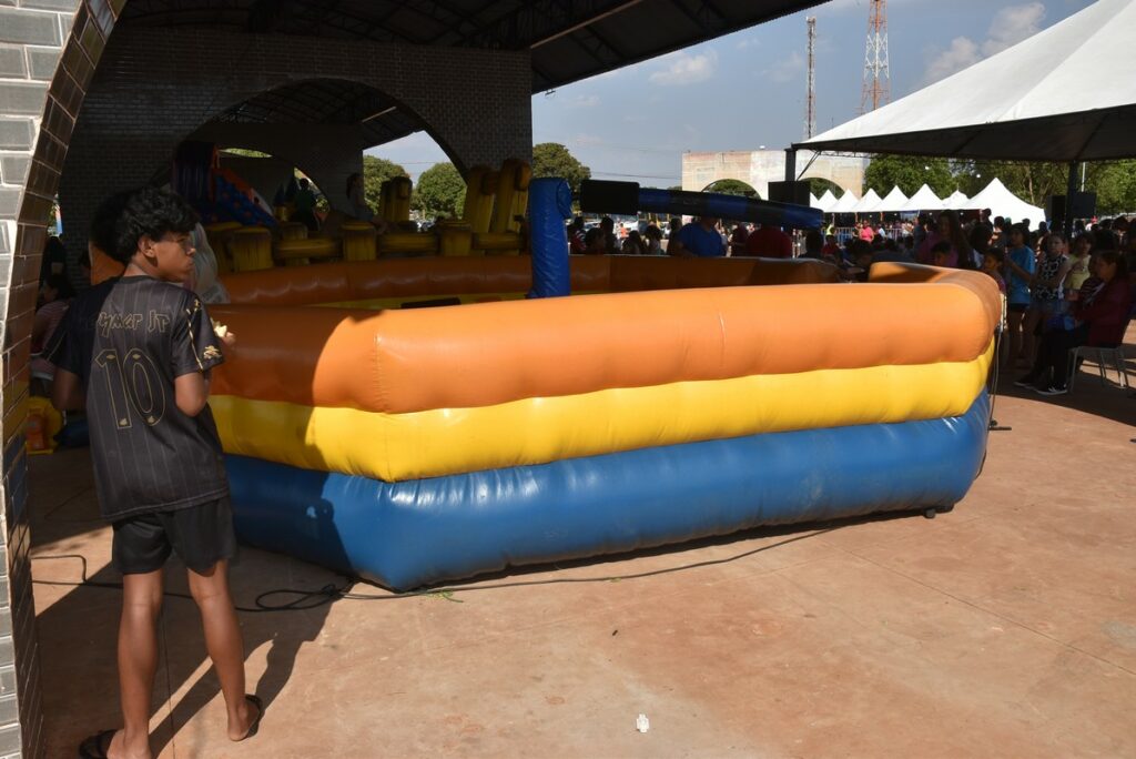 Praça da Alegria reuniu milhares de crianças na Praça João Francisco Lopes, em Iguatemi