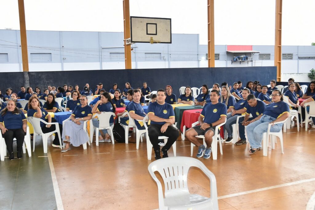 Secretaria de Educação de Iguatemi promove confraternização em comemoração ao Dia dos Professores