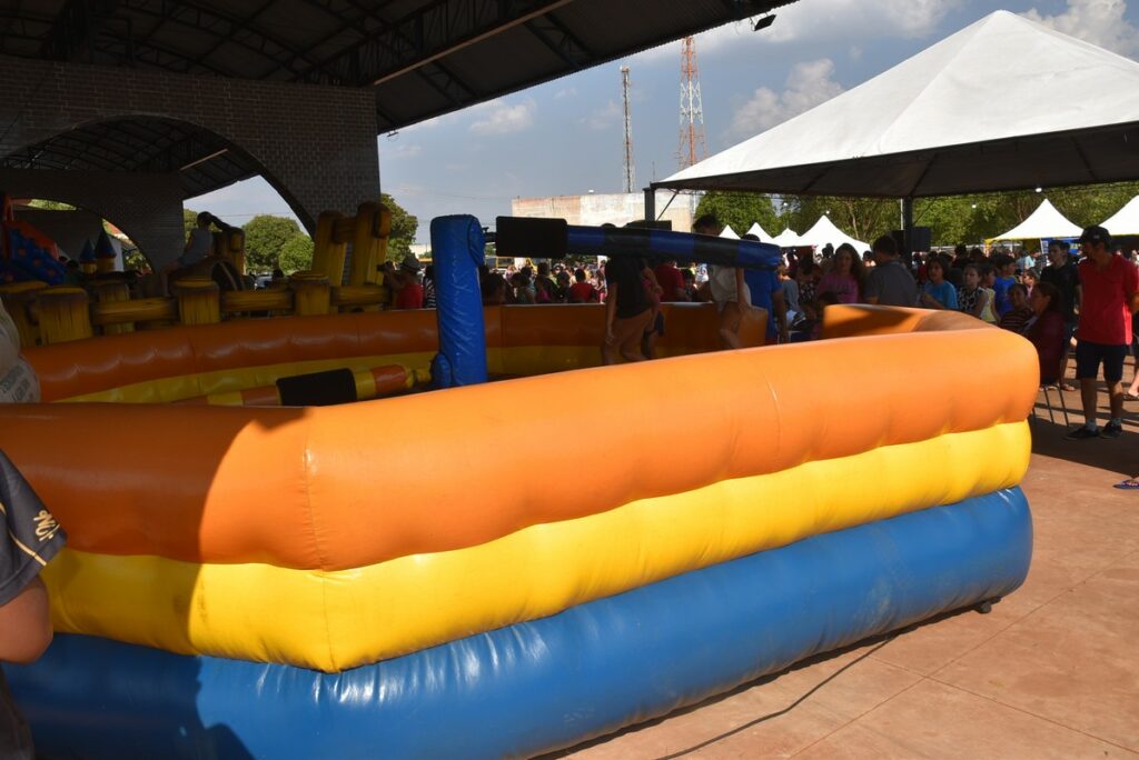 Praça da Alegria reuniu milhares de crianças na Praça João Francisco Lopes, em Iguatemi