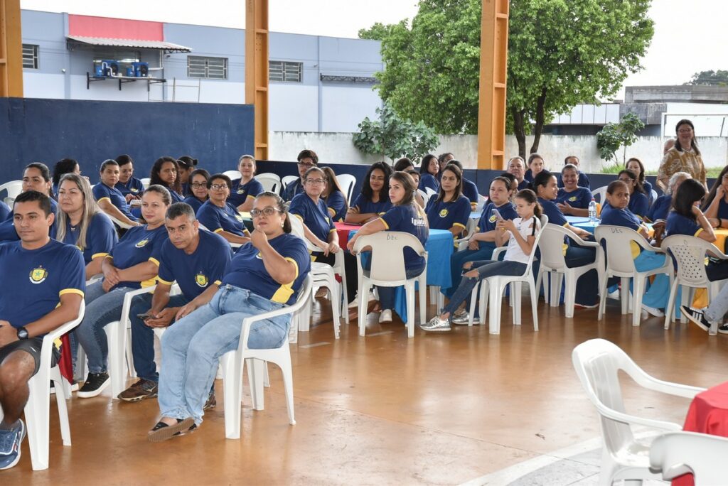 Secretaria de Educação de Iguatemi promove confraternização em comemoração ao Dia dos Professores