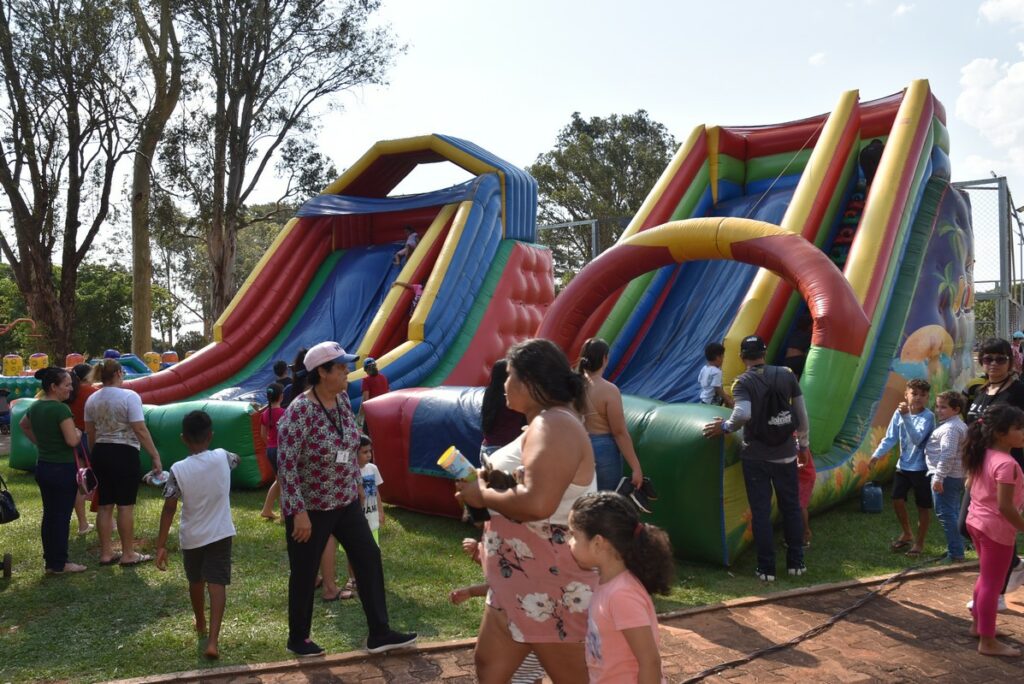 Praça da Alegria reuniu milhares de crianças na Praça João Francisco Lopes, em Iguatemi
