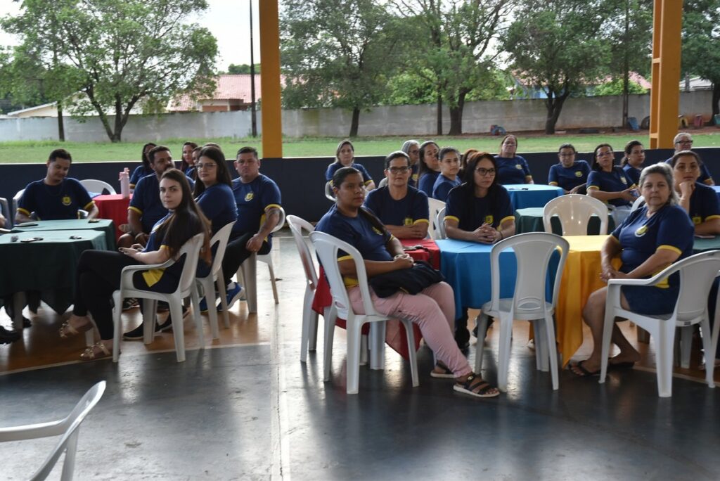 Secretaria de Educação de Iguatemi promove confraternização em comemoração ao Dia dos Professores