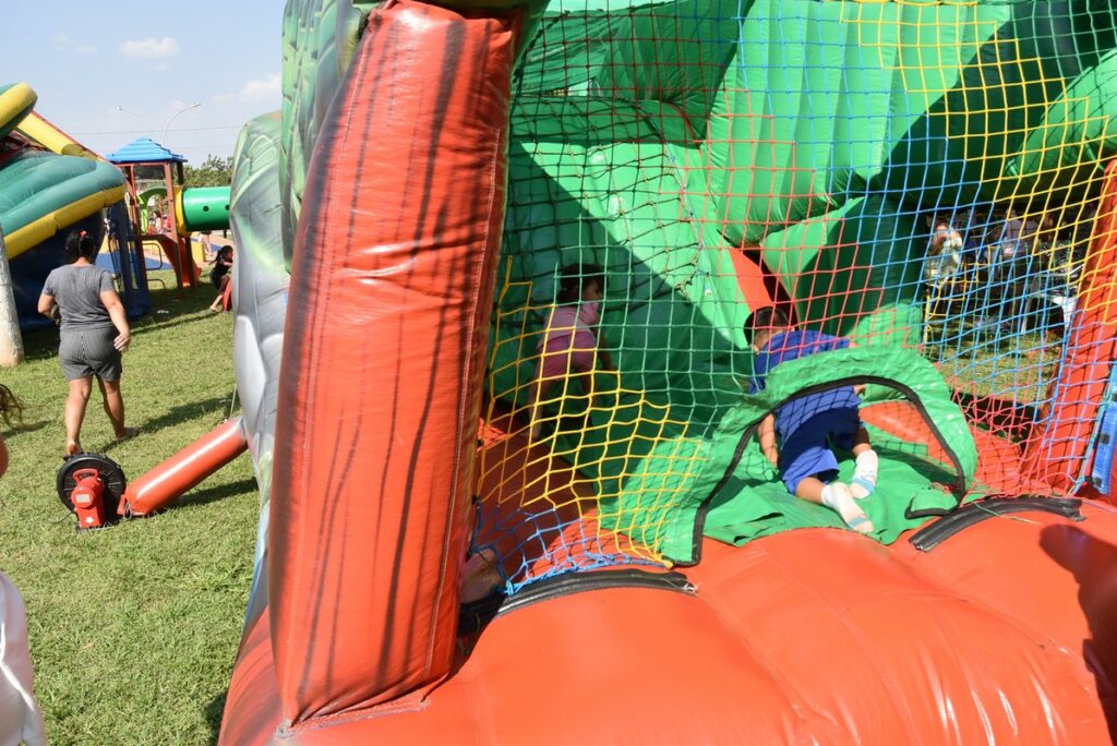 Praça da Alegria reuniu milhares de crianças na Praça João Francisco Lopes, em Iguatemi