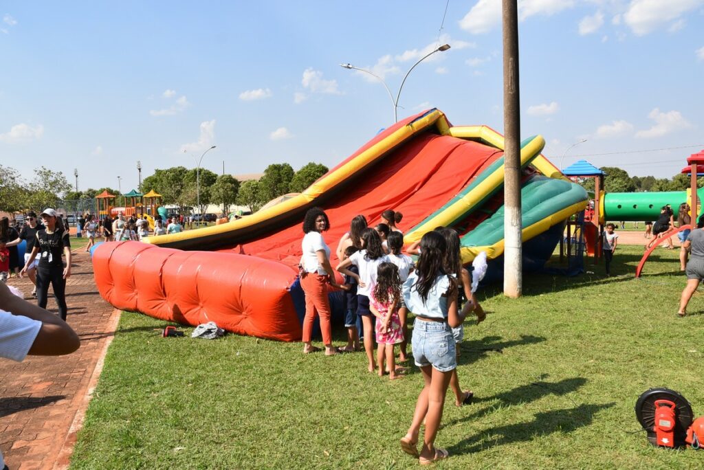 Praça da Alegria reuniu milhares de crianças na Praça João Francisco Lopes, em Iguatemi