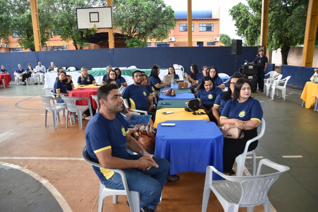 Secretaria de Educação de Iguatemi promove confraternização em comemoração ao Dia dos Professores