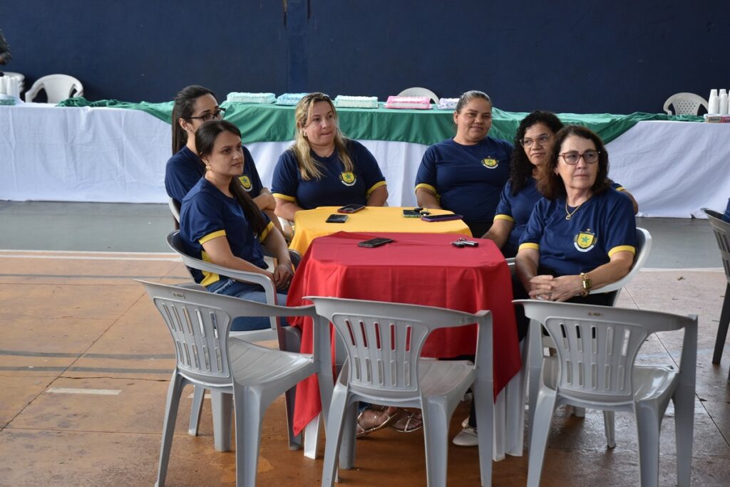 Secretaria de Educação de Iguatemi promove confraternização em comemoração ao Dia dos Professores