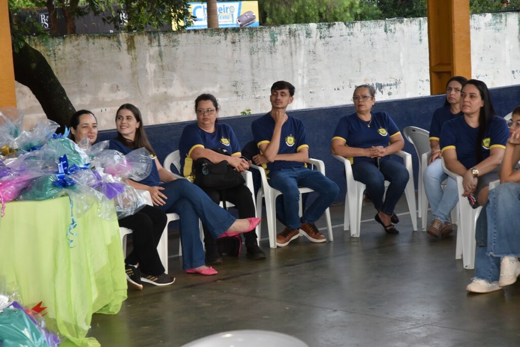 Secretaria de Educação de Iguatemi promove confraternização em comemoração ao Dia dos Professores