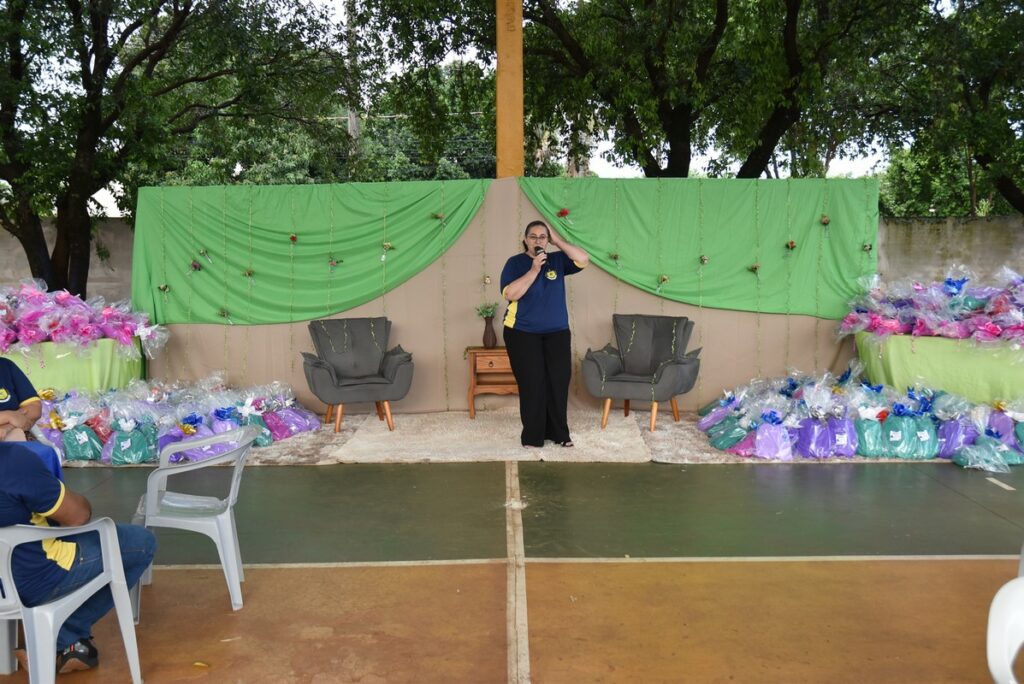 Secretaria de Educação de Iguatemi promove confraternização em comemoração ao Dia dos Professores