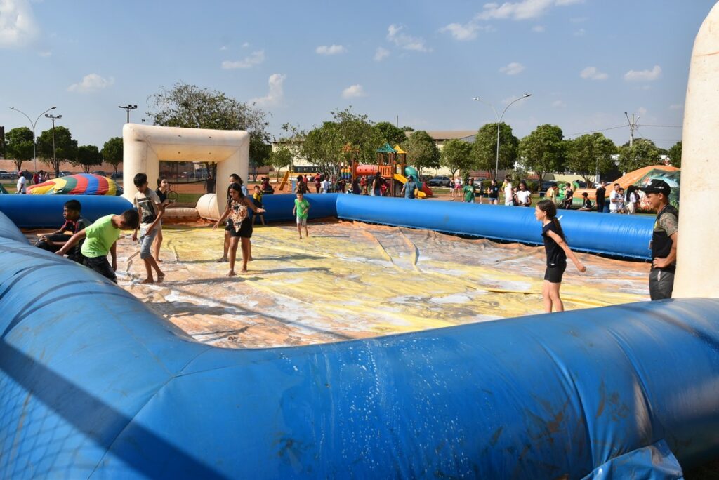 Praça da Alegria reuniu milhares de crianças na Praça João Francisco Lopes, em Iguatemi