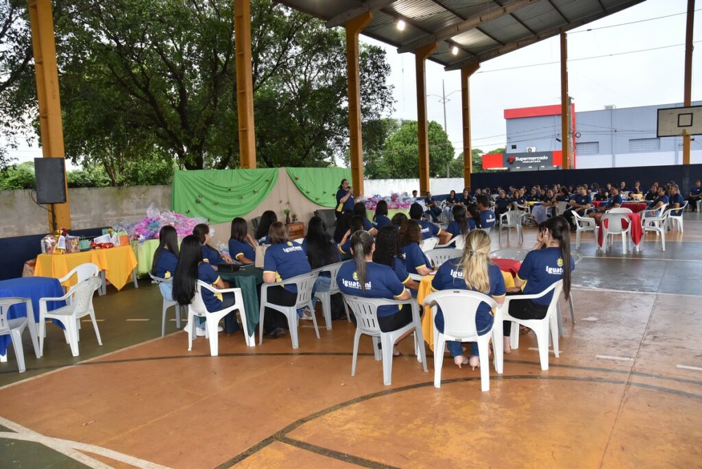 Secretaria de Educação de Iguatemi promove confraternização em comemoração ao Dia dos Professores