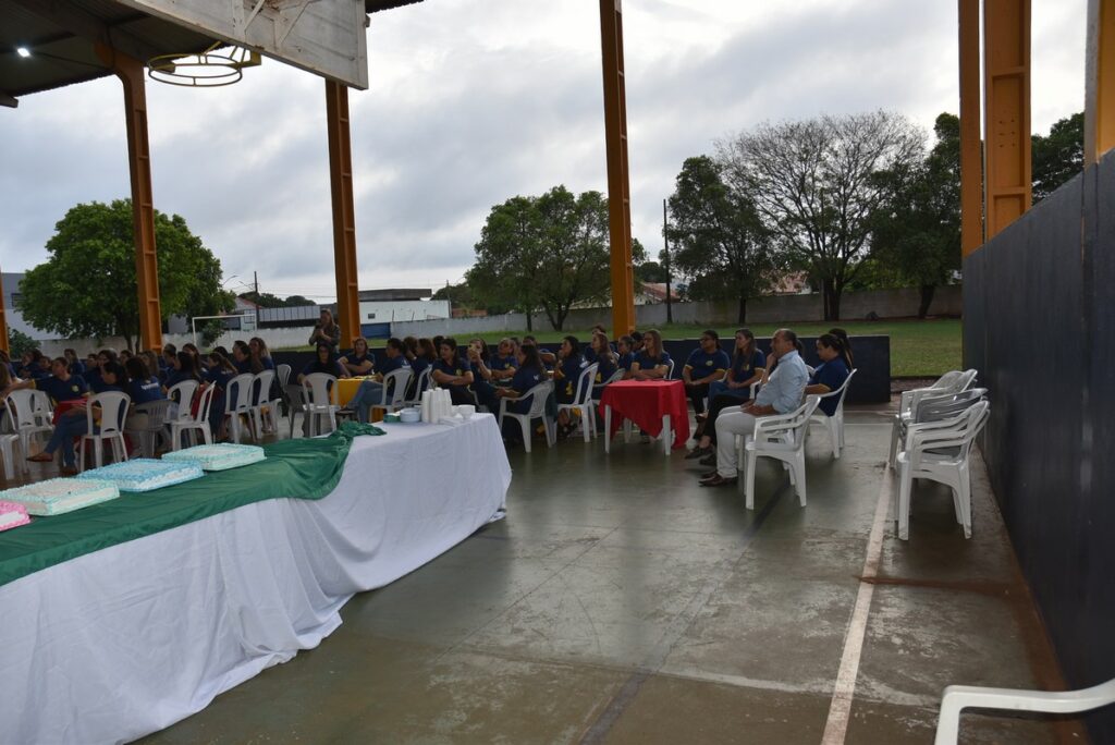 Secretaria de Educação de Iguatemi promove confraternização em comemoração ao Dia dos Professores