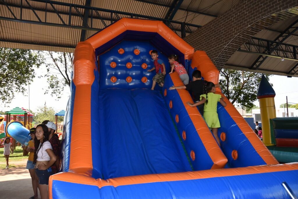 Praça da Alegria reuniu milhares de crianças na Praça João Francisco Lopes, em Iguatemi