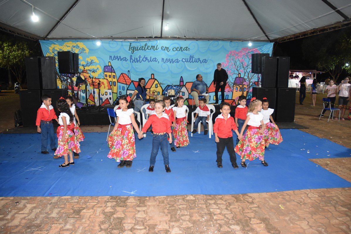Mostra Cultural 2025 retratou costumes e tradições de Iguatemi e homenagens aos prefeitos e pioneiros
