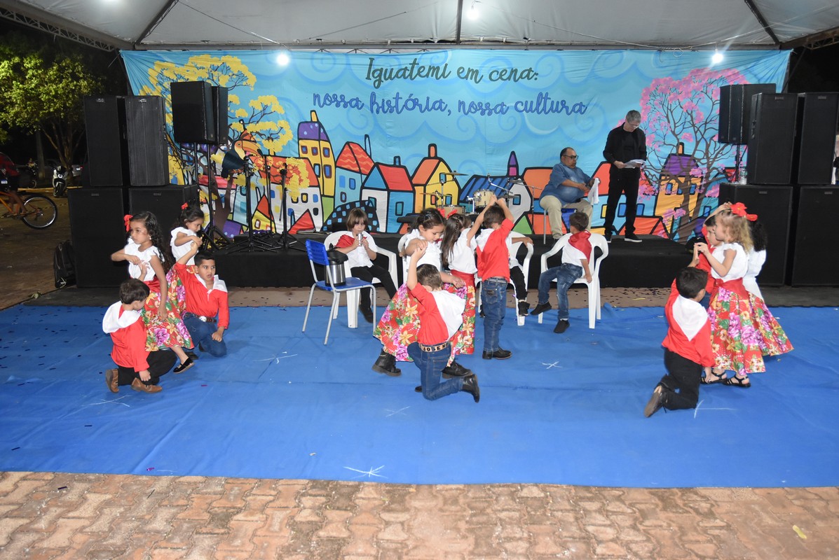 Mostra Cultural 2025 retratou costumes e tradições de Iguatemi e homenagens aos prefeitos e pioneiros