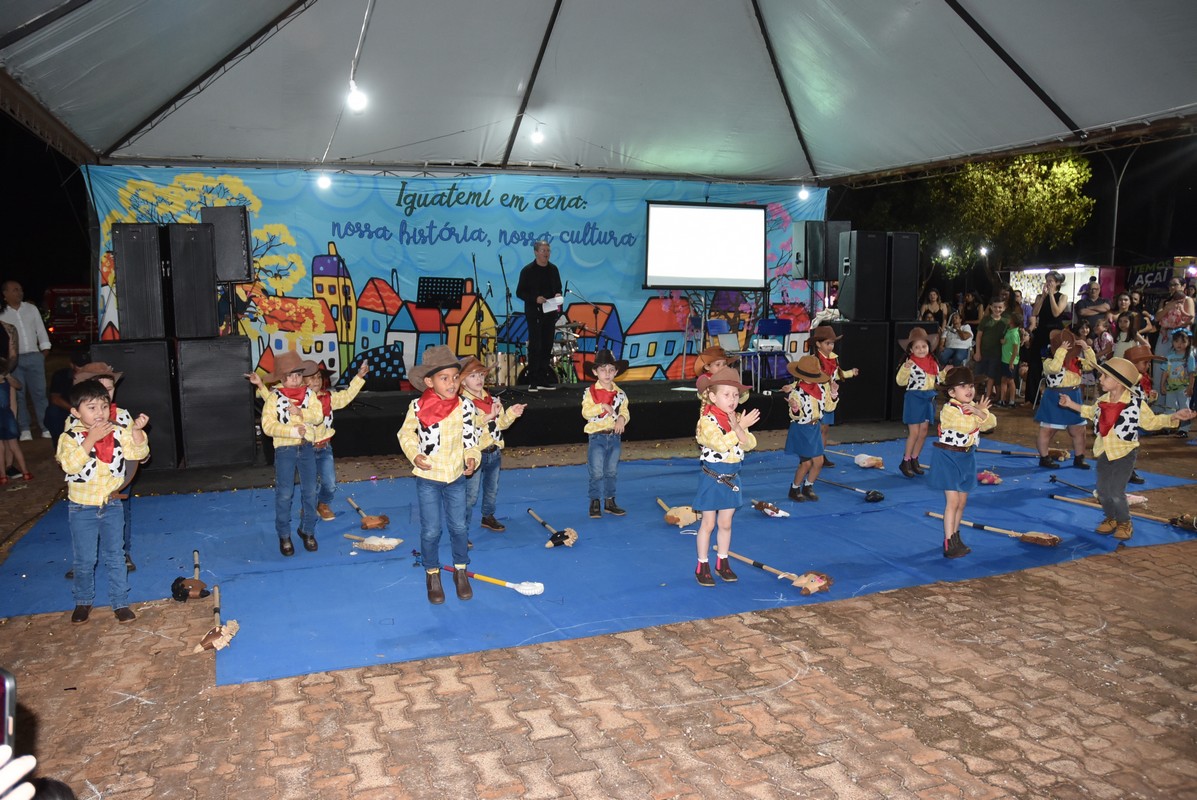 Mostra Cultural 2025 retratou costumes e tradições de Iguatemi e homenagens aos prefeitos e pioneiros