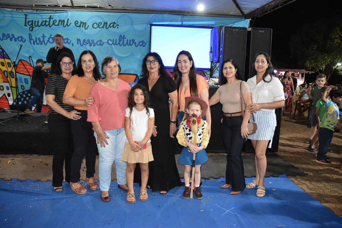 Mostra Cultural 2025 retratou costumes e tradições de Iguatemi e homenagens aos prefeitos e pioneiros
