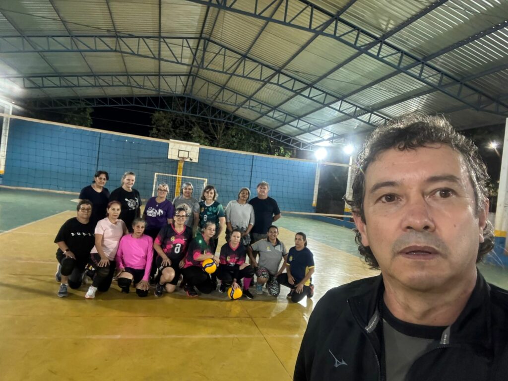 Voleibol adaptado promove saúde e integração entre idosos em Iguatemi Voleibol adaptado promove saúde e integração entre idosos em Iguatemi