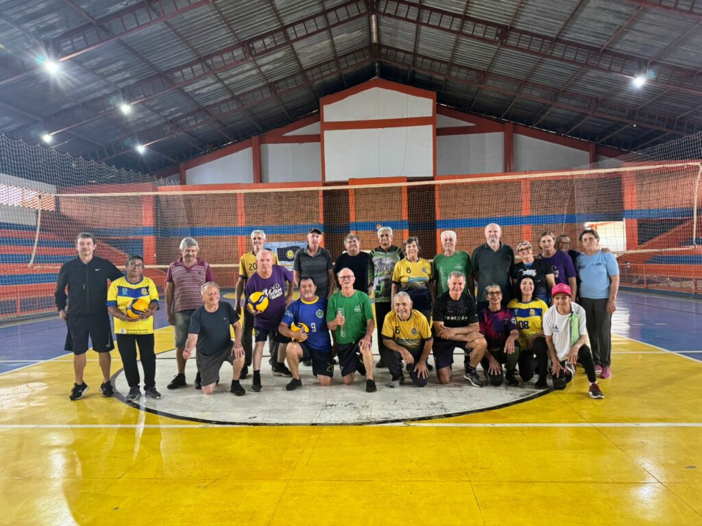 Voleibol adaptado promove saúde e integração entre idosos em Iguatemi Voleibol adaptado promove saúde e integração entre idosos em Iguatemi