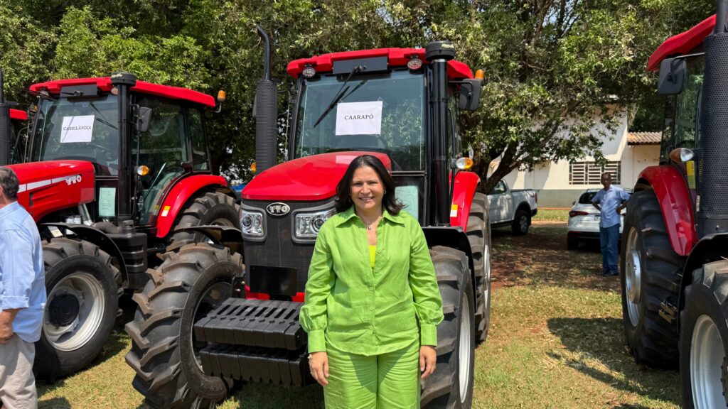Caarapó: Prefeita Lurdes Portugal recebe e amplia frota em apenas 10 meses Caarapó: Prefeita Lurdes Portugal recebe e amplia frota em apenas 10 meses