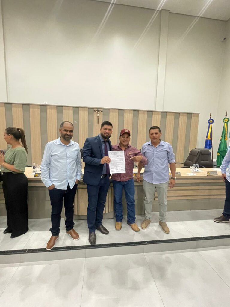 Câmara de Paranhos entrega Moção de Congratulação e Aplausos aos organizadores da Cavalgada dos Amigos