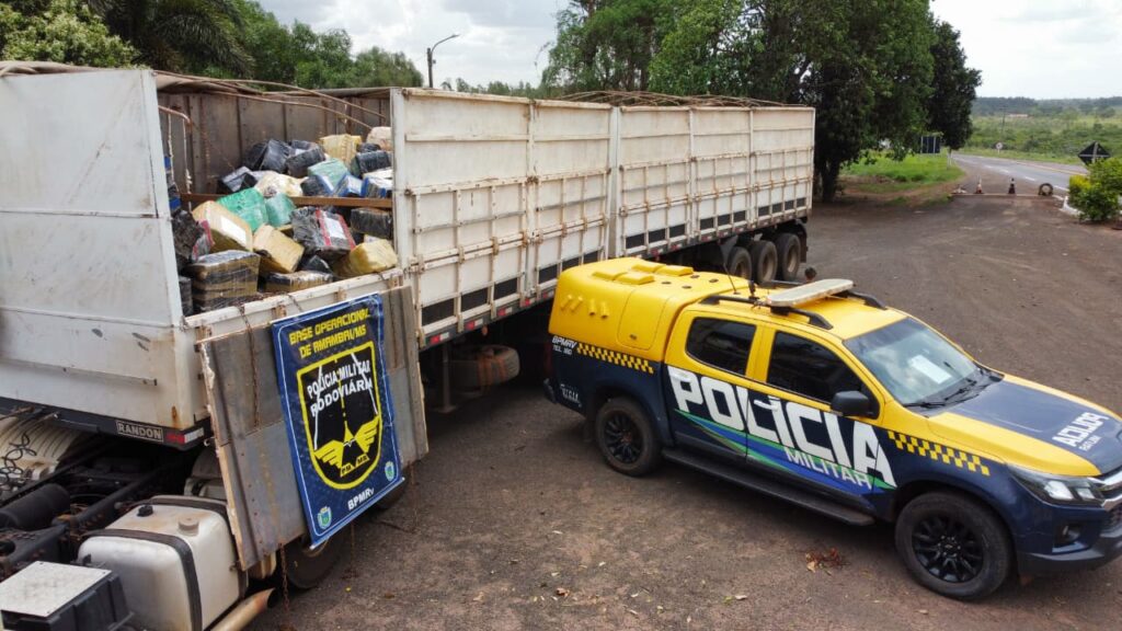 PMR apreende mais de 20 toneladas de maconha escondidas em carga de milho em Amambai PMR apreende mais de 20 toneladas de maconha escondidas em carga de milho em Amambai