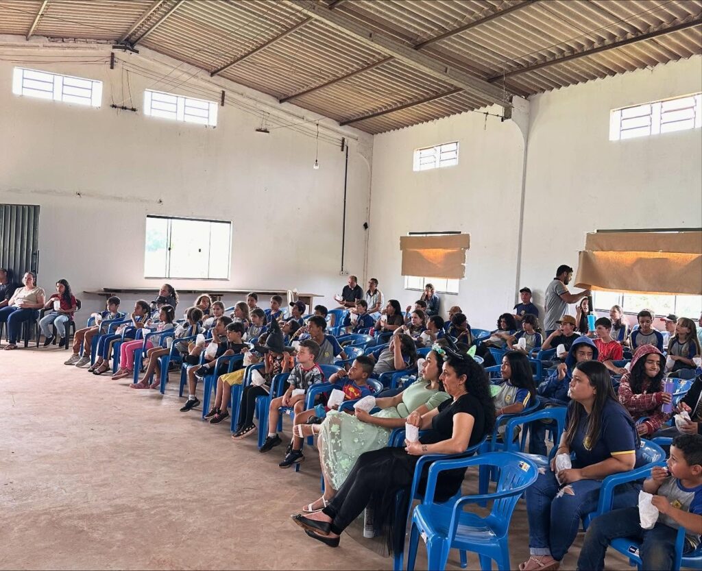 Iguatemi: Cinema Itinerante proporcionou manhã especial para estudantes e comunidade do Assentamento Rancho Loma