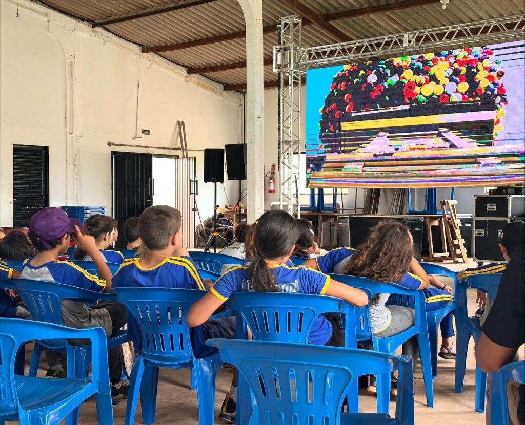 Iguatemi: Cinema Itinerante proporcionou manhã especial para estudantes e comunidade do Assentamento Rancho Loma